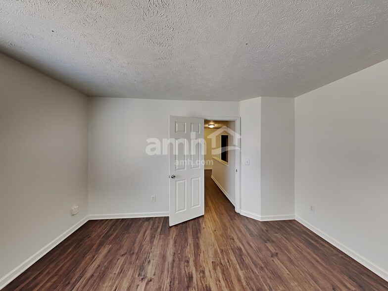 Building Photo - 3408 Ravenel Ct