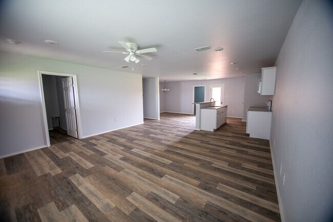 Building Photo - New Beginnings Start at AMRR: 3 Bedroom in Hill Valley!