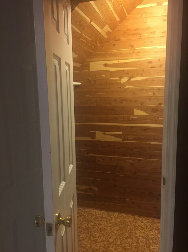 Building Photo - 4 Higbie Dr