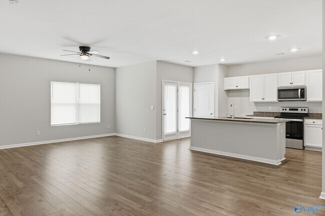 Building Photo - 102 Derbyshire Dr