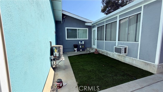 Building Photo - 7845 Woodlake Ave