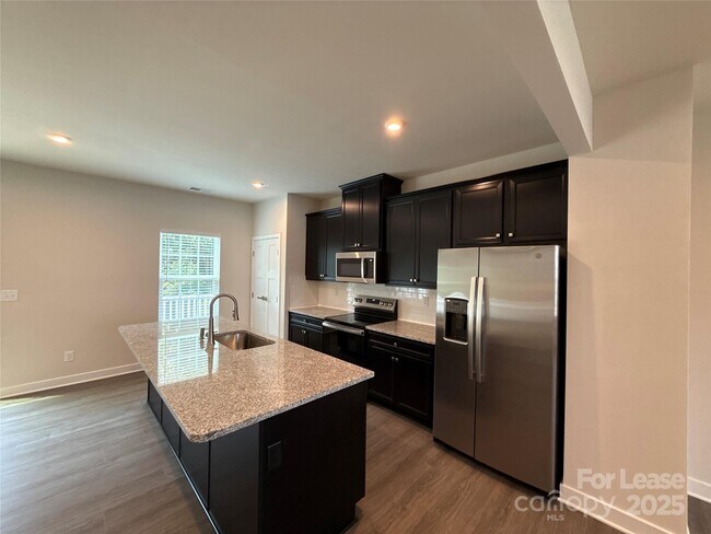Building Photo - 422 Serenity Cir
