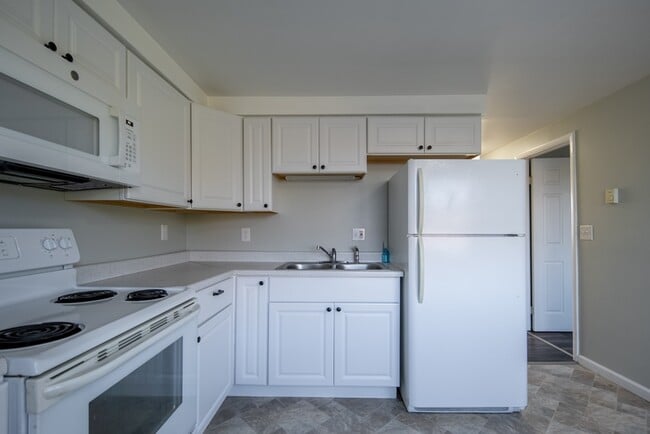 Building Photo - 50-62 East Street - 1C