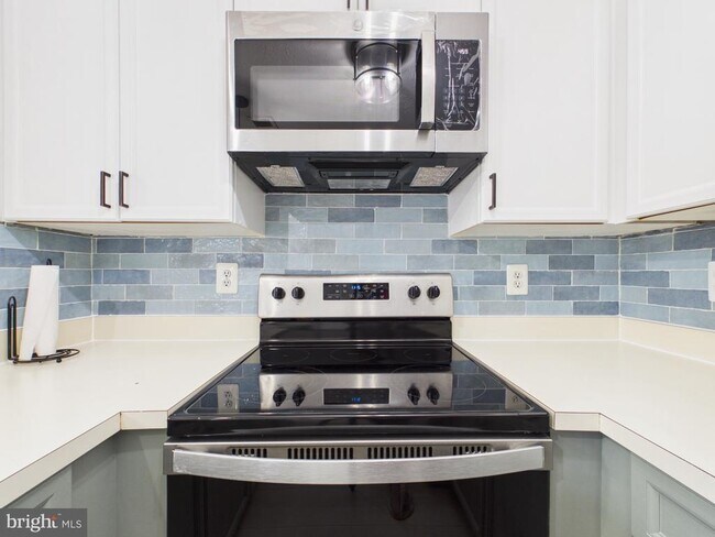 Building Photo - 7981 Calvary Ct