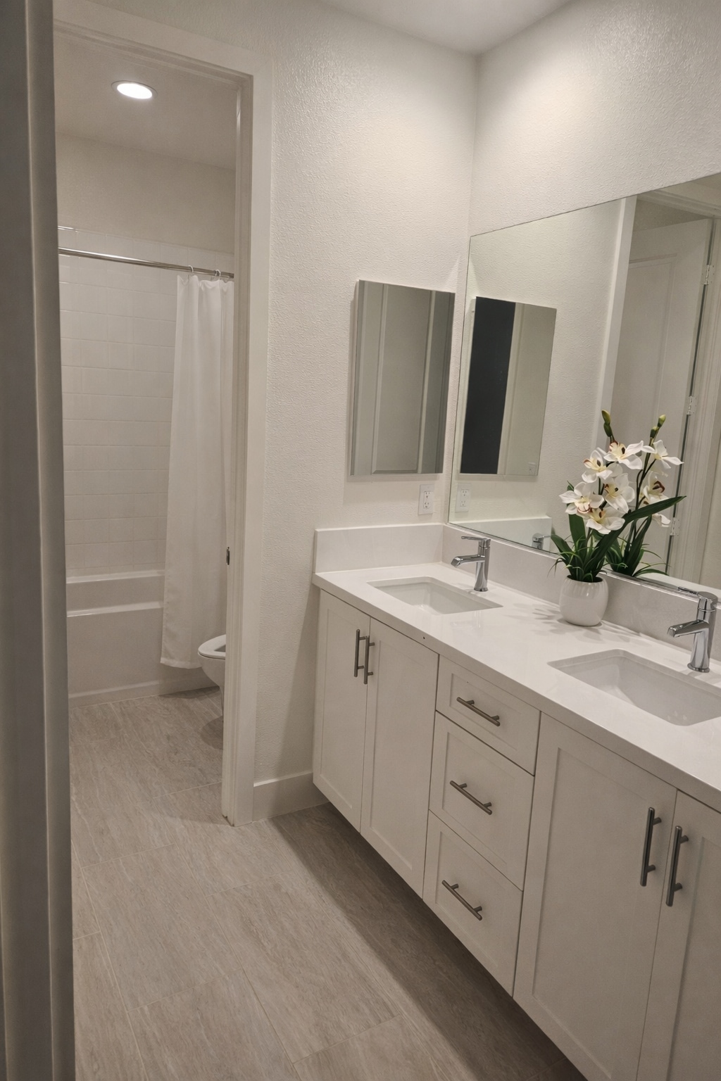 Building Photo - 1639 Corte Medialuna