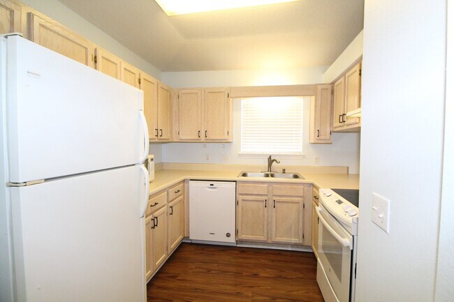 Building Photo - WIP – Coming Available 10/24! Charming 2BD...
