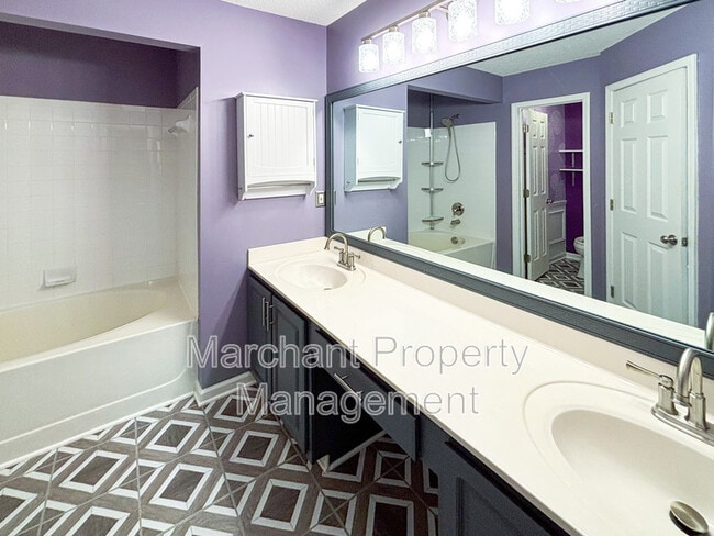 Building Photo - 113 W Okaloosa Way