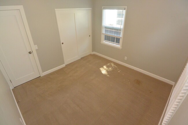 Building Photo - Charming 2 BD + Office, 1 BA Single Family Home, Eastside Costa Mesa