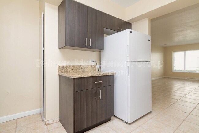 Building Photo - 96 Columbia St