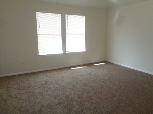 Building Photo - 15627 Kippers Dr