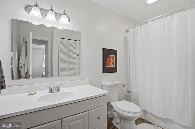 Building Photo - 102 Eaton Dr