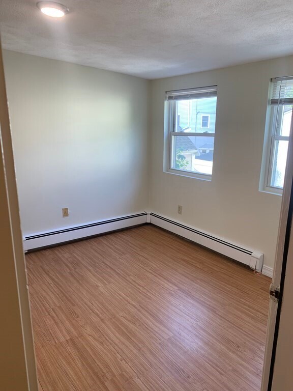 Building Photo - 138 Thorndike St