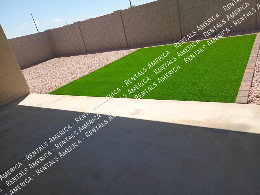 Building Photo - 23015 E Starflower Dr