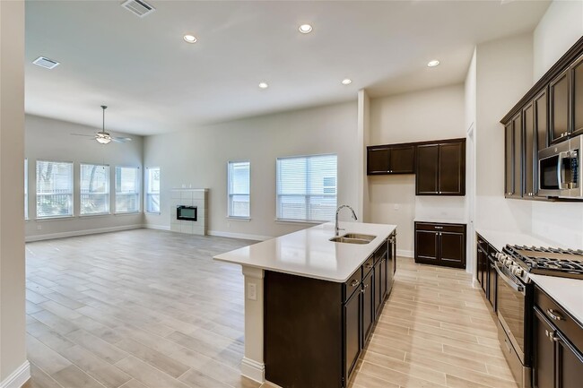 Building Photo - 601 C-Bar Ranch Trl