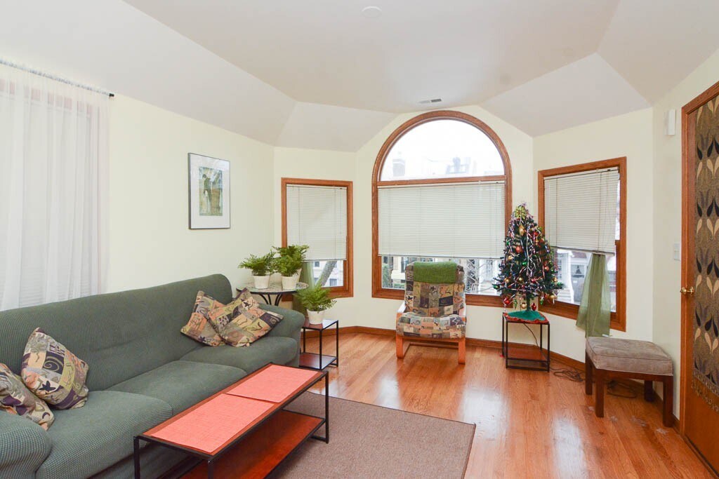 Building Photo - 3713 N Janssen Ave