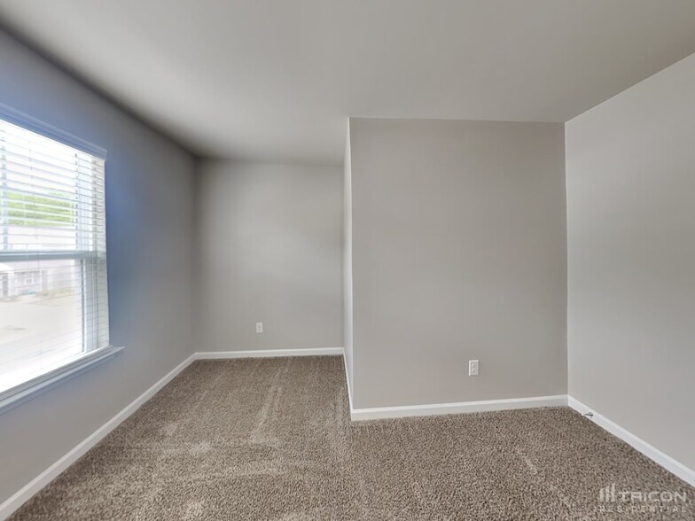 Building Photo - 134 Spring Knoll Dr