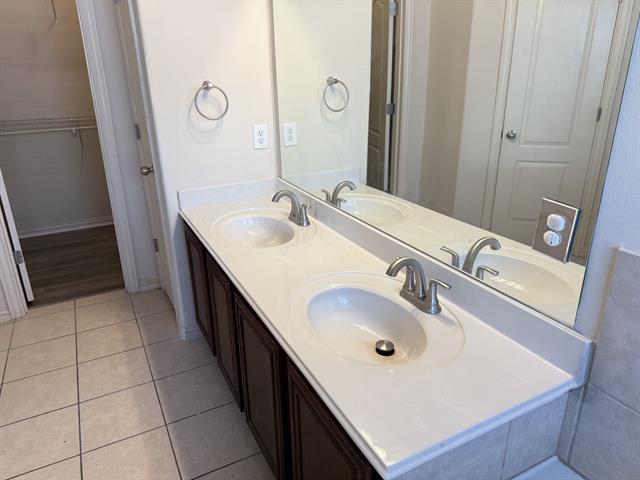 Building Photo - 5121 Hidden Knolls Dr