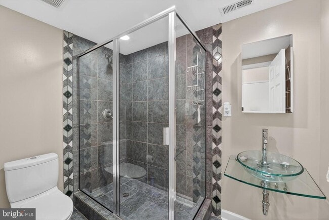 Building Photo - 1337 Harvard St NW