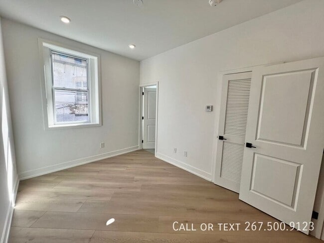 Building Photo - 2003 Amber St