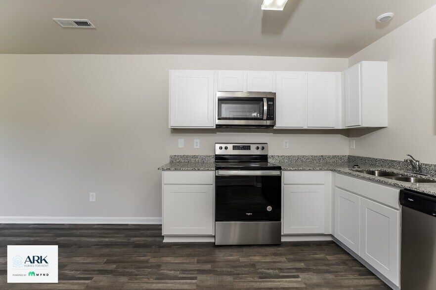 Building Photo - 1213 Fescue Rd