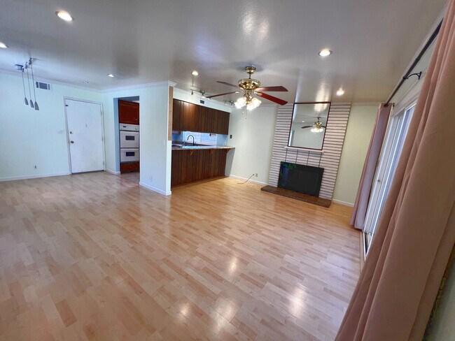 Building Photo - 2260 Crocker Way