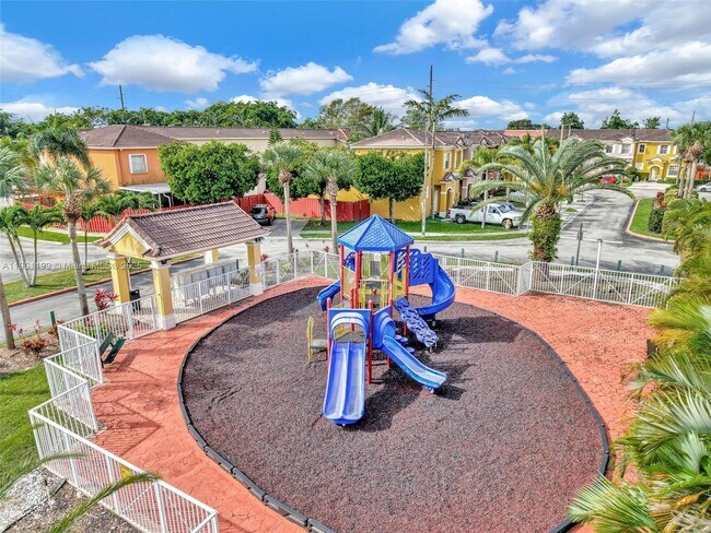 Building Photo - 640 SE 1st St