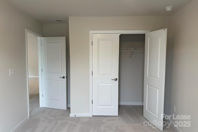 Building Photo - 5514 Hydrangea St