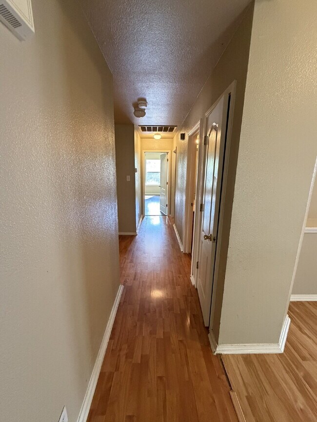 Building Photo - 9626 Anderson Way