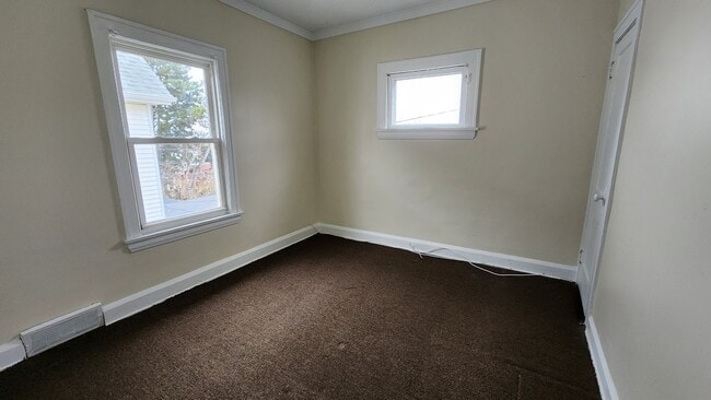 Building Photo - 4646 Blythin Rd