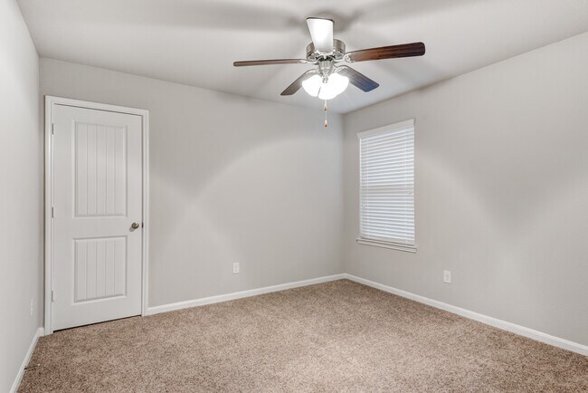 Building Photo - 12507 W Hillock Ln