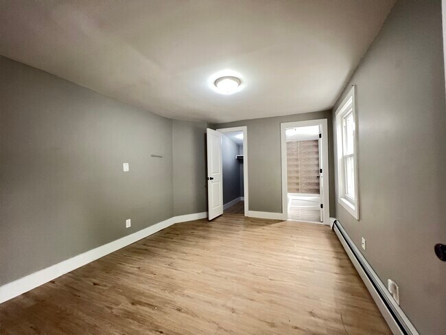 Building Photo - 52 Summer Ave