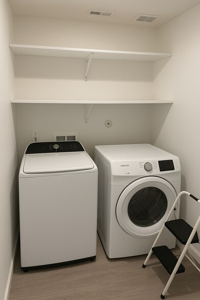 Upstairs laundry room - 12710 Clearwater Cv