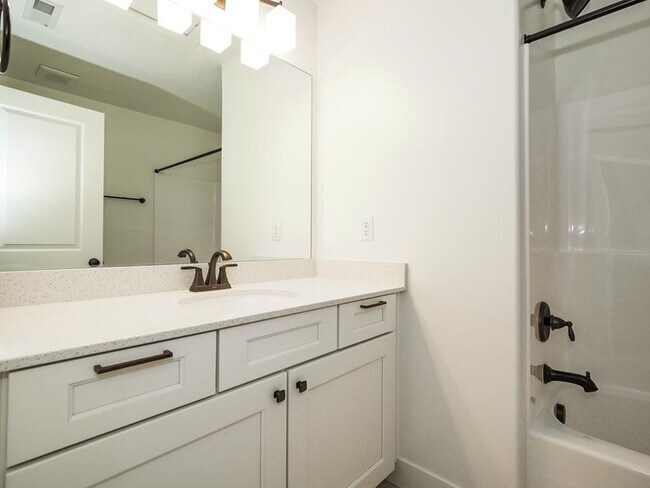 Building Photo - 3659 W 1650 N