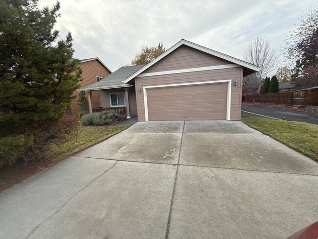 Primary Photo - Pet Considered, East Bend 3 Bdrm, 2 Bath H...