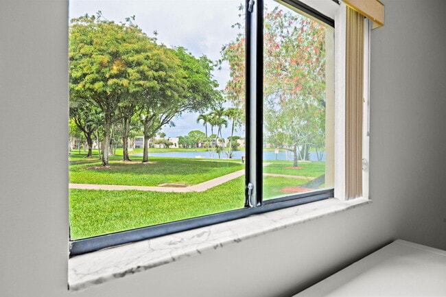 Building Photo - 5310 Las Verdes Cir