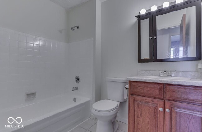 Building Photo - 3935 Mistletoe Dr