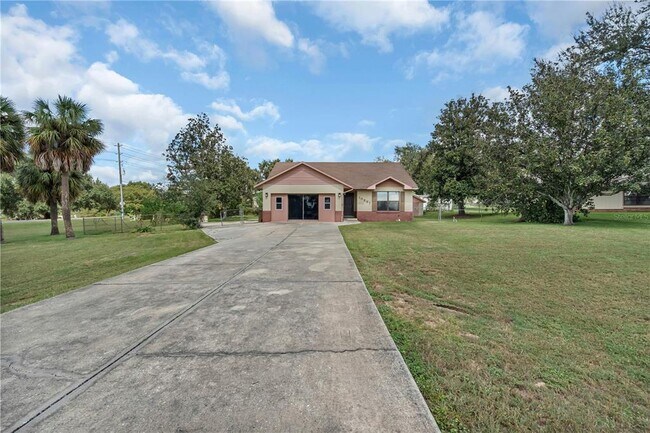 Building Photo - 10851 Log House Rd