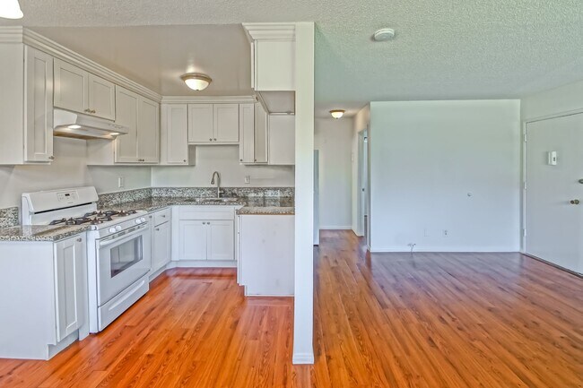 Building Photo - 25227 Bigelow Rd