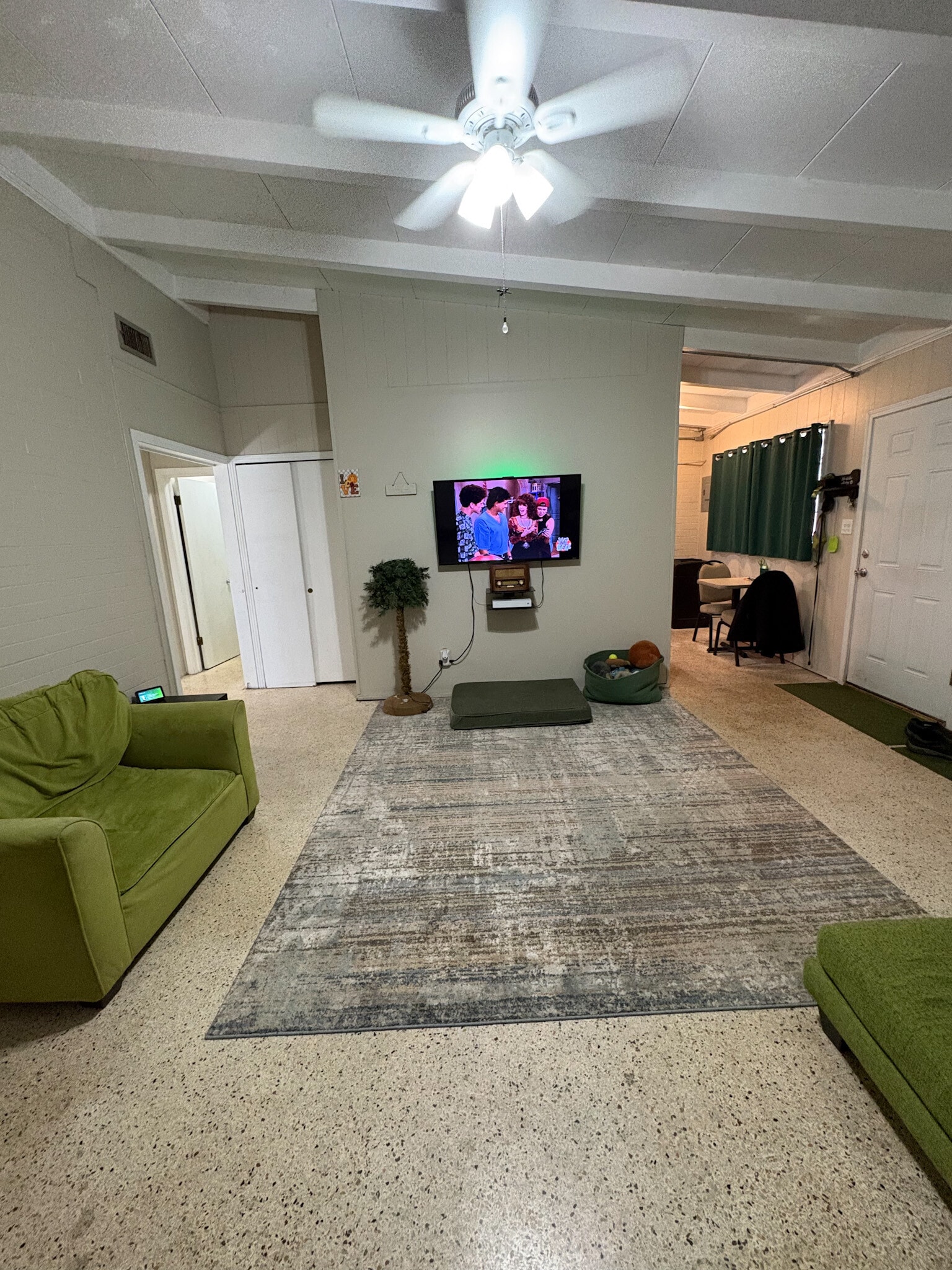 Building Photo - 1211 Friendship Ave