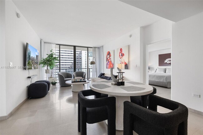 Building Photo - 88 SW 7th St