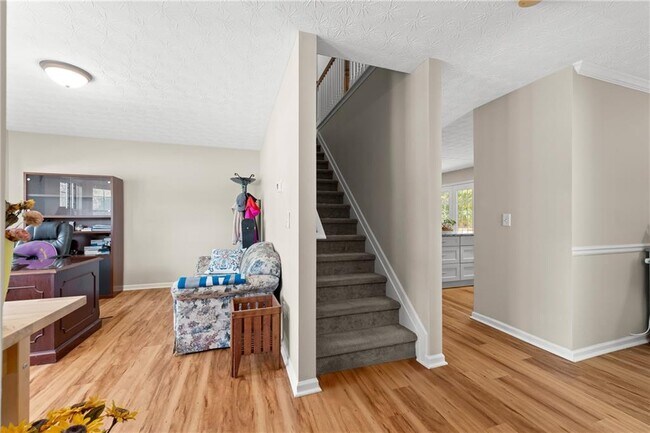 Building Photo - 3751 Roxfield Dr NE