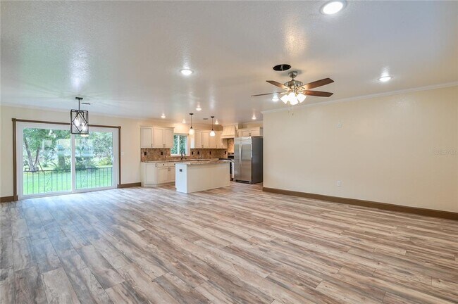 Building Photo - 1846 SE Lake Weir Ave