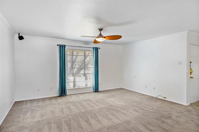 Building Photo - 10580 High Hollows Dr
