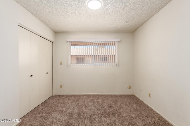 Building Photo - 4013 S Hazelton Ln