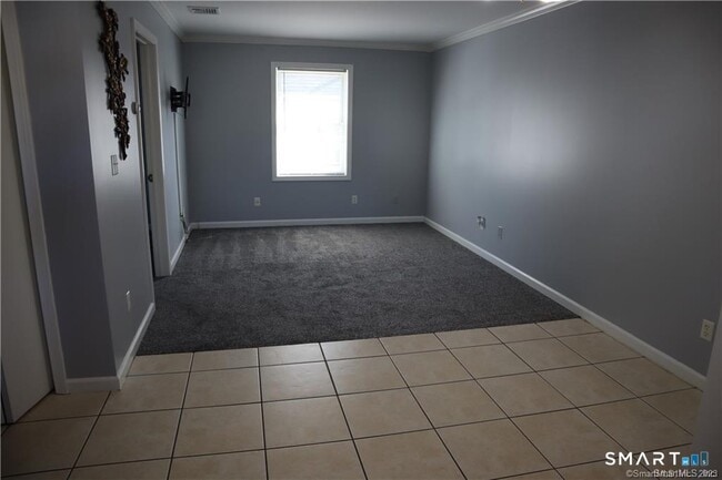 Building Photo - 28 Smith St