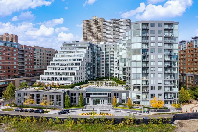 Building Photo - 9 Ave at Port Imperial