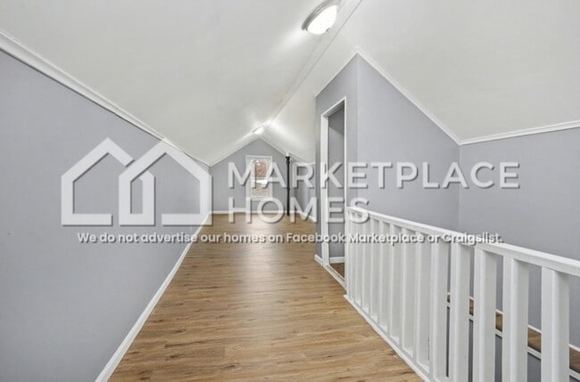 Building Photo - 12444 Sarsfield Ave