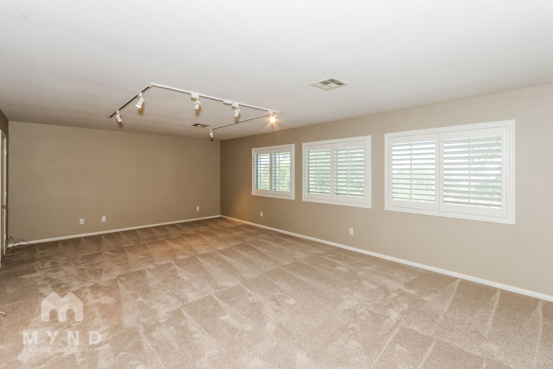 Building Photo - 2728 La Porte Ct