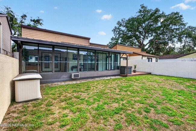 Building Photo - 1964 Oak Twist Ct