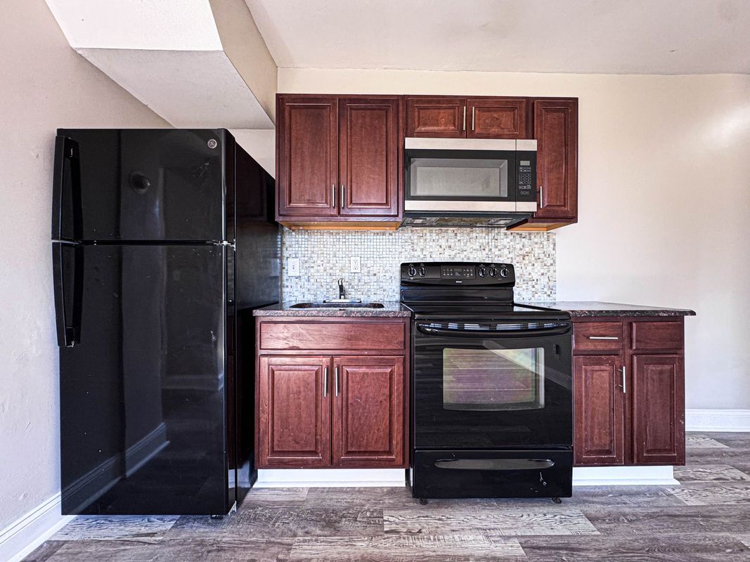 Building Photo - 4630 Hillside Rd SE